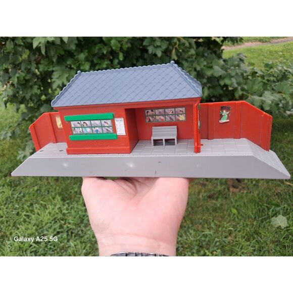 TOMY Thomas & Friends Trackmaster LOWER TIDMOUTH Train Station 2009 - Picture 1 of 14